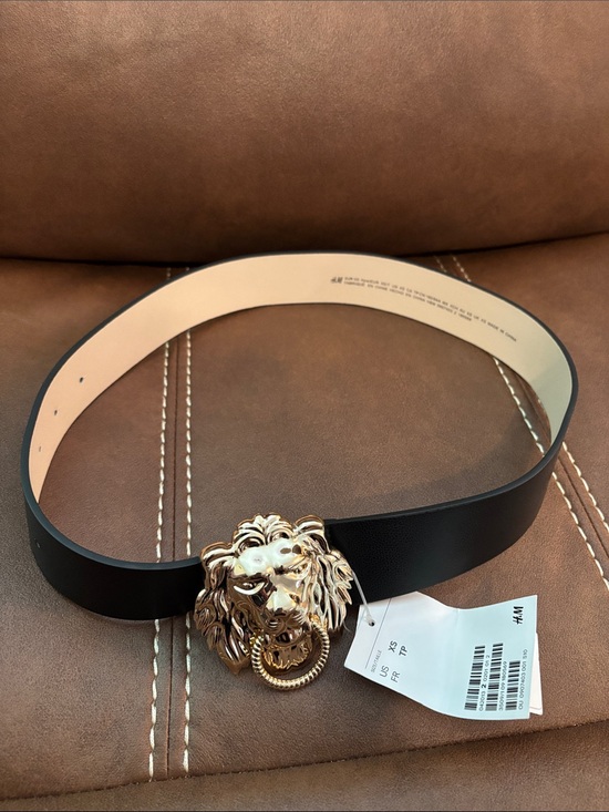 H&M Accessories - H&M Black Belt with Gold Lion Head Buckle